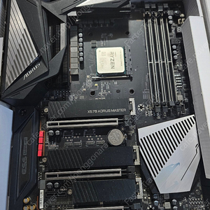 기가바이트 X570 어로스 마스터 판매합니다.