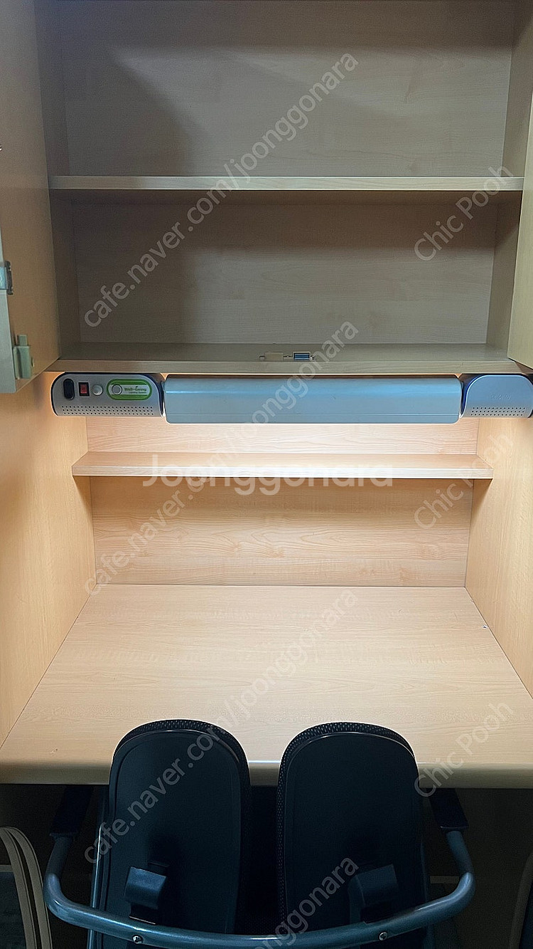 학원 독서실 책상 팝니다.--3