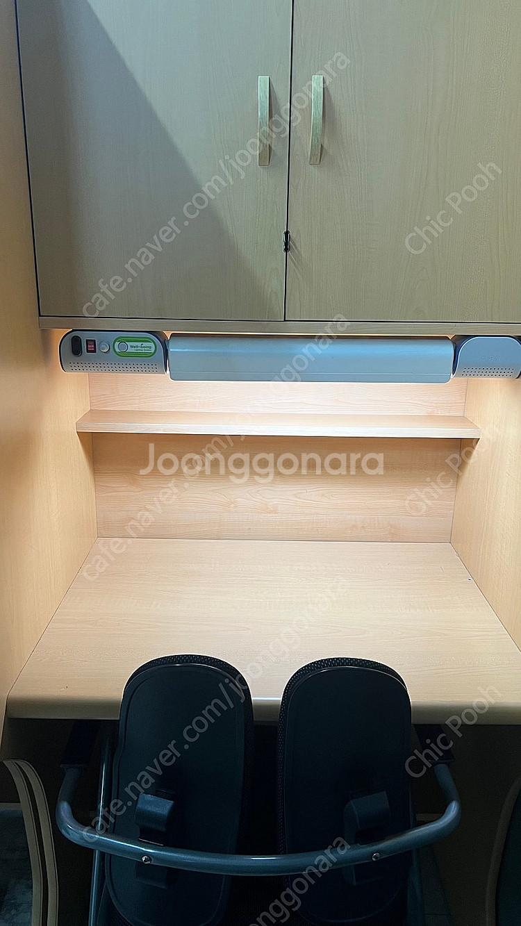 학원 독서실 책상 팝니다.--4