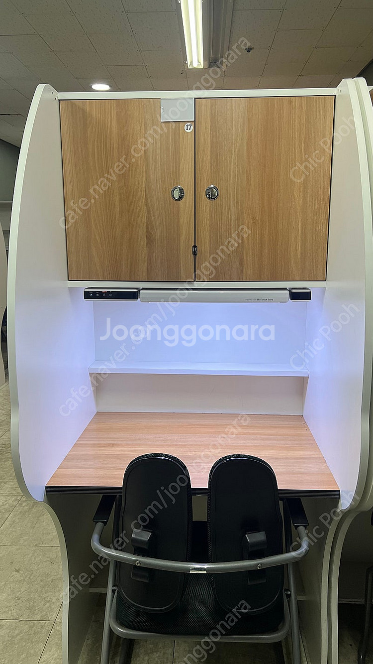 학원 독서실 책상 팝니다.--5