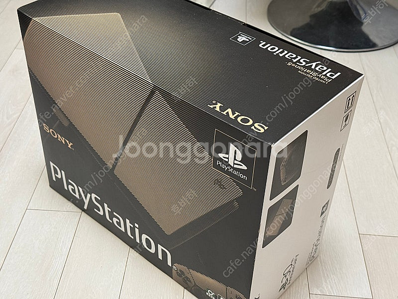 플레이스테이션5 슬림 30주년 한정판 팝니다.--0