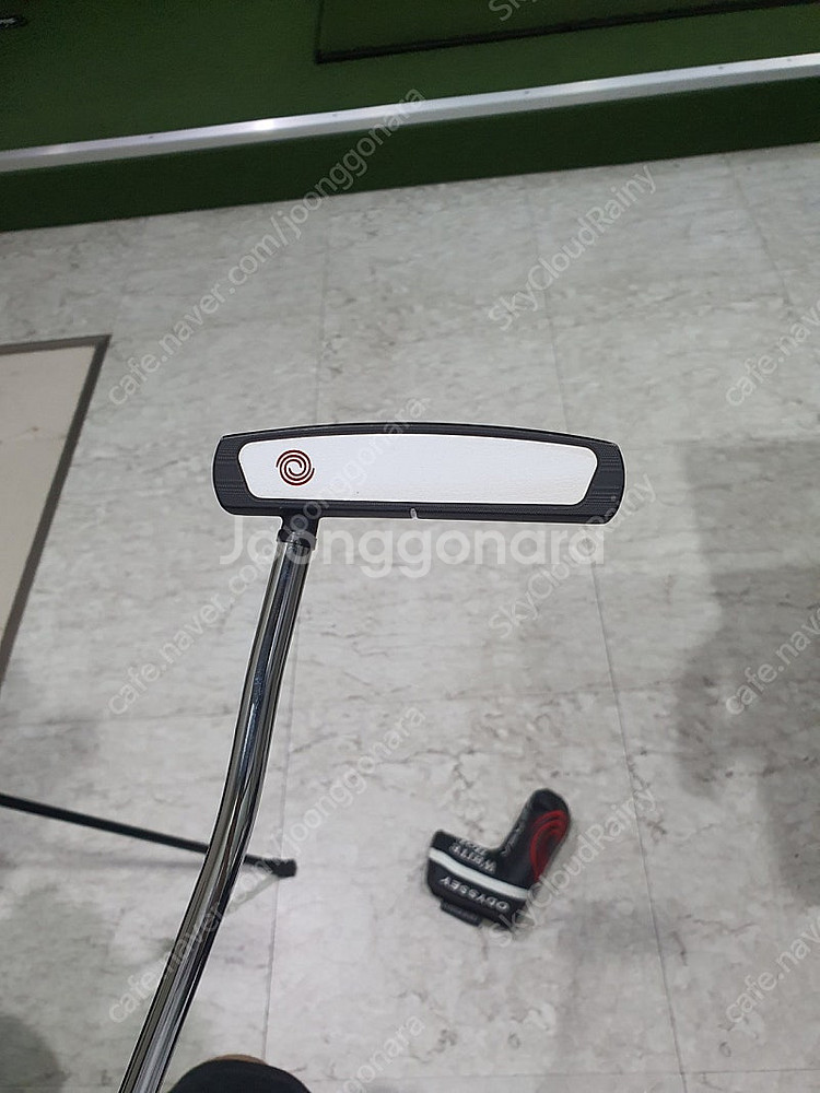 오딧세이 화이트 핫 버사 블레이드와이드 퍼터를 판매합니다--0