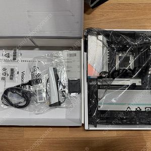 GIGABYTE B650 AERO G 판매합니다.