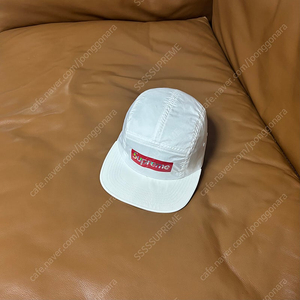 Supreme 슈프림 화이트 캠프캡 모자 (Holographic Logo)