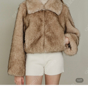 ITOV 아이토브 서울 빅카라 퍼자켓 베이지