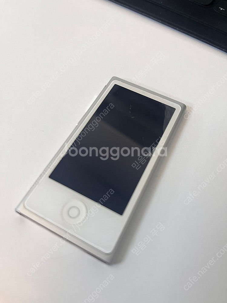 IPod Nano 7세대 실버 + 케이스 팝니다!--0