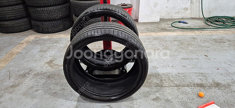 275 30 20 타이어 두짝 팝니다--0