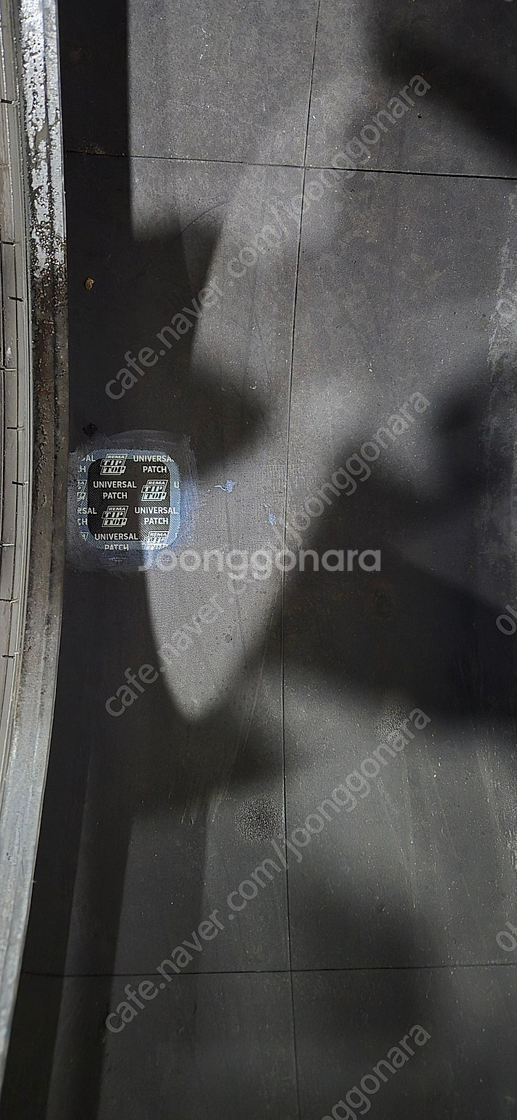 275 30 20 타이어 두짝 팝니다--3