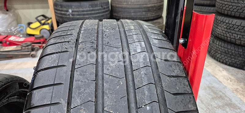 275 30 20 타이어 두짝 팝니다--4