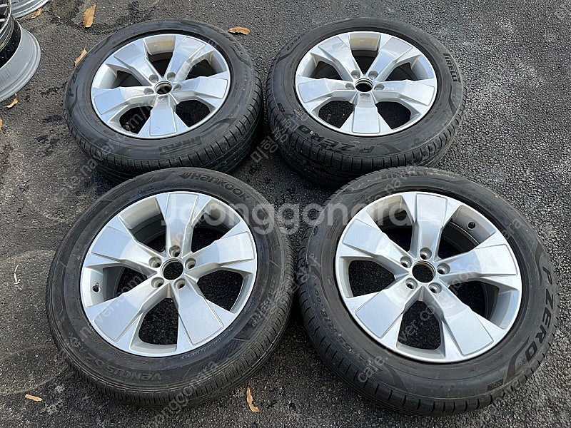 [판매] 볼보 XC40 18인치 중고휠타이어 팝니다.--0