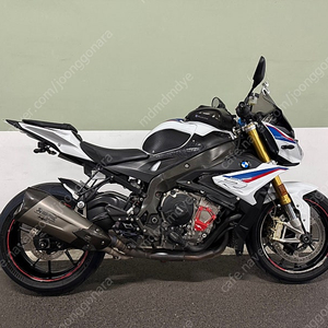 18년식 BMW S1000R 상태A급 판매합니다.