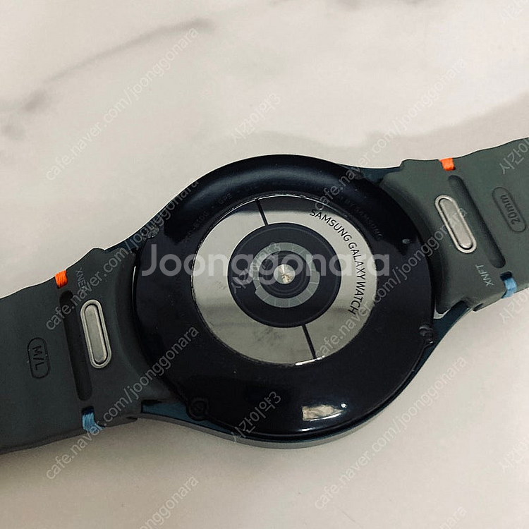 갤럭시 워치4 블랙 44mm 깨끗한기기 케이블포함 7만...--4