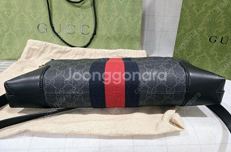 구찌 GG 수프림 웹 포인트 메신저백--1