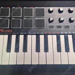 AKAI MPK mini 키보드