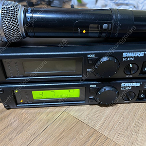 Shure ulxp4 수신기 2개 마이크 1개 팝니다