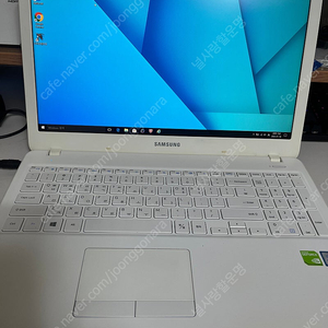 삼성 노트북 화이트 색상 팝니다. NT500R5M-X58M