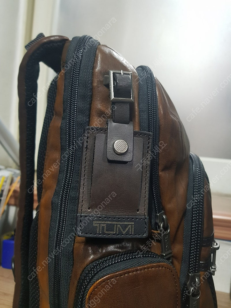 투미 가죽백팩 투미(TUMI) 알파 브라보 레더 넬리스 백팩 932681DBL 이미지