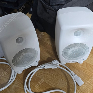 모니터스피커 Genelec(제네렉) 8020d 화이트 판매합니다.