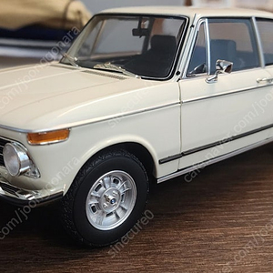 1:18 다이캐스트 BMW 2002