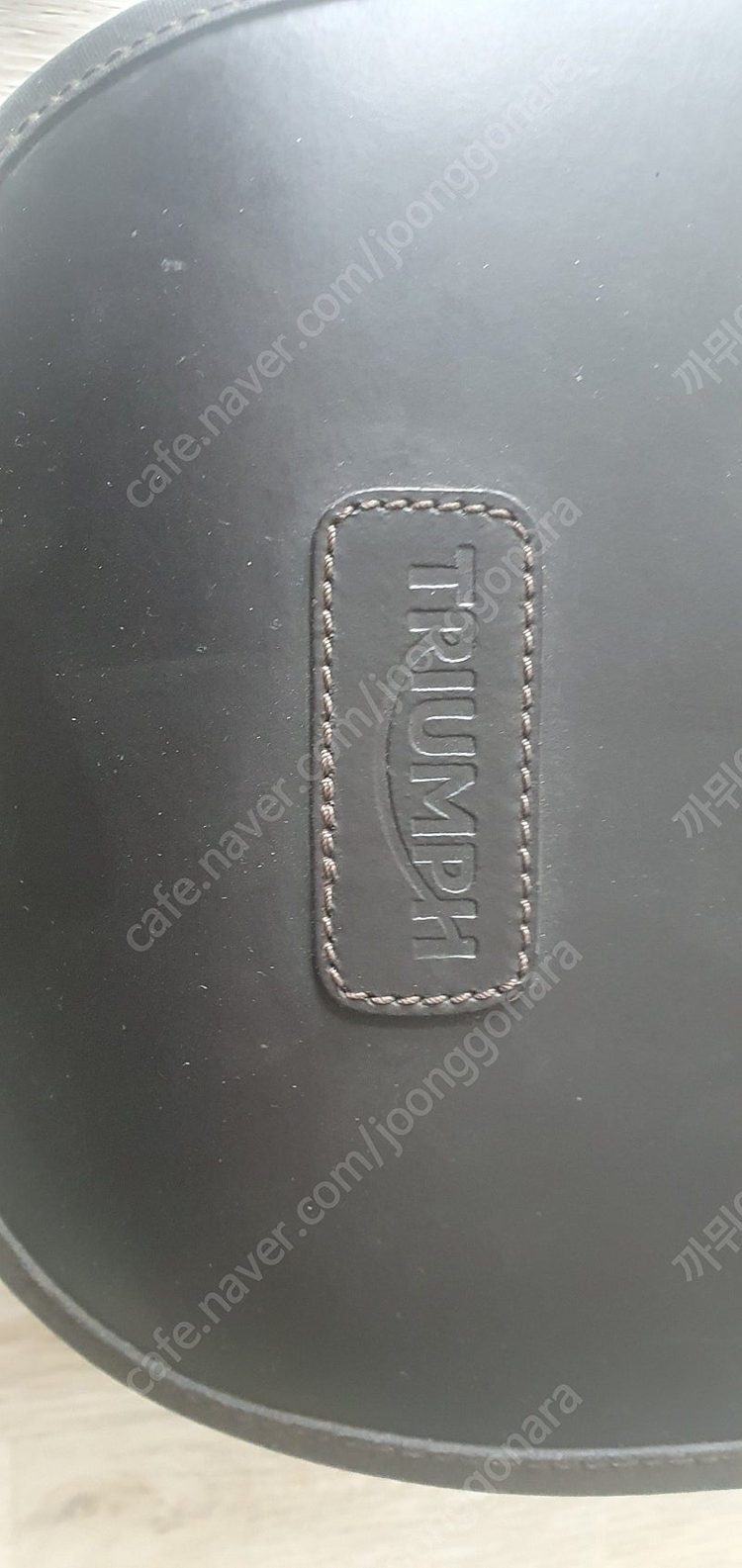 트라이엄프 본네빌 순정 왁스탱크백 팝니다. 이미지