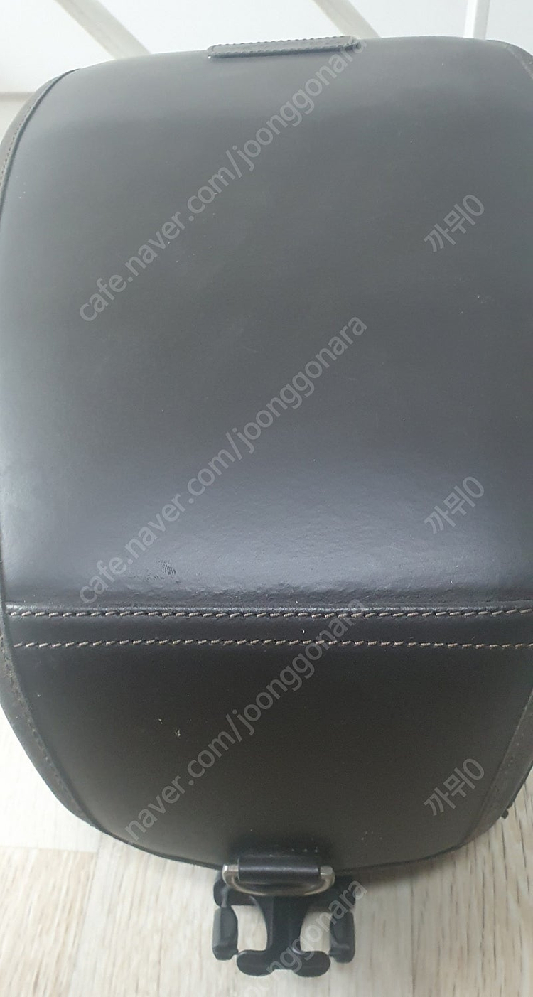 트라이엄프 본네빌 순정 왁스탱크백 팝니다. 이미지