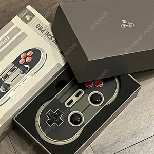 NES30 Pro Game Controller 8Bitdo 팝니다.