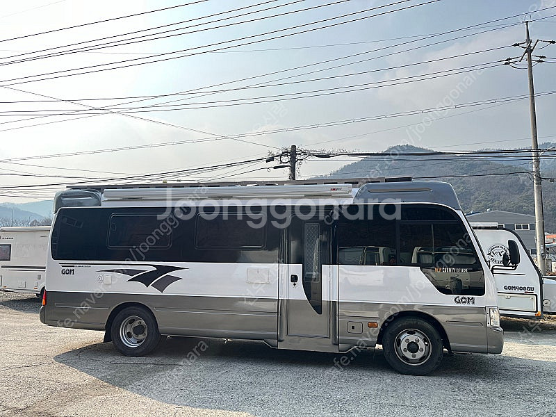카운티 캠핑카 13년13만 1650W쏠라 인산철900A...--0