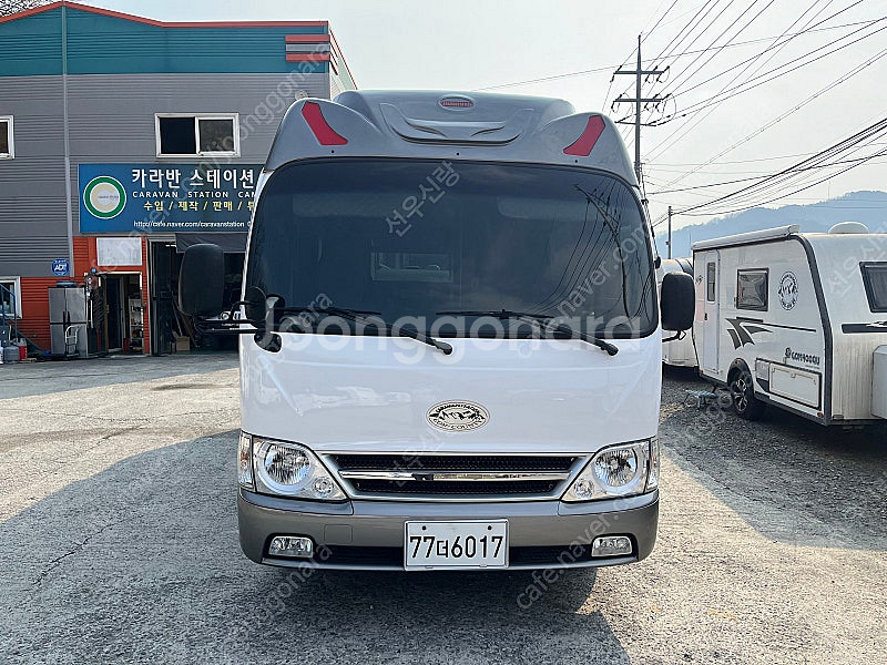 카운티 캠핑카 13년13만 1650W쏠라 인산철900A...--2