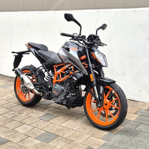 2022년식 신형 KTM 듀크390 ABS 판매합니다.​