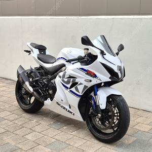 2021 GSX- R1000R 알천알 판매합니다.