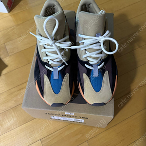 이지부스트 Yeezy Boost 700 285사이즈