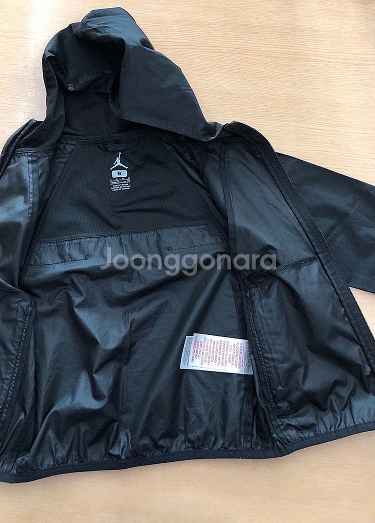 120사이즈 나이키조던 경량 홀겹 바람막이 블랙 키즈 정품--2