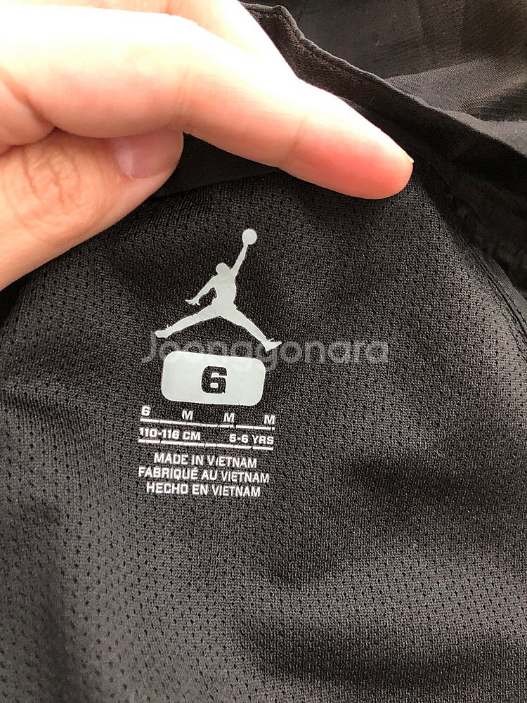 120사이즈 나이키조던 경량 홀겹 바람막이 블랙 키즈 정품--3