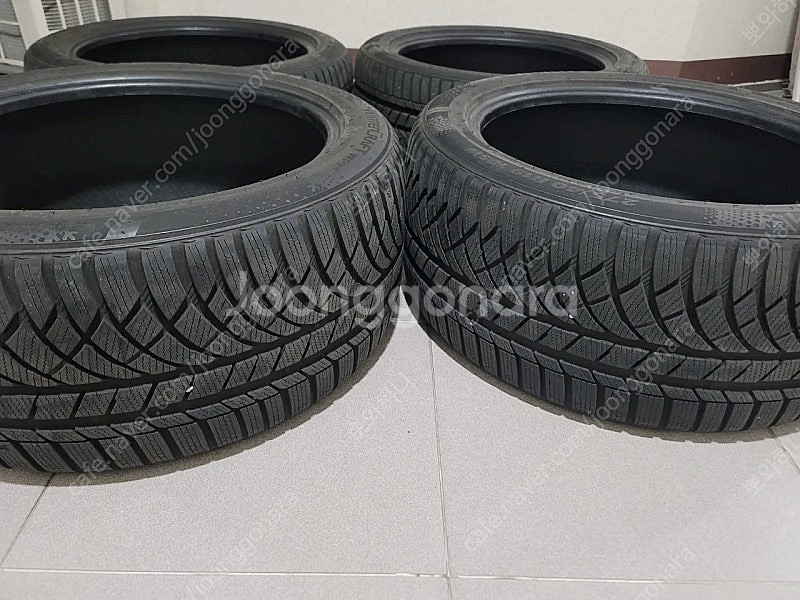 금호윈터타이어 245 40 19 /275 35 19--1
