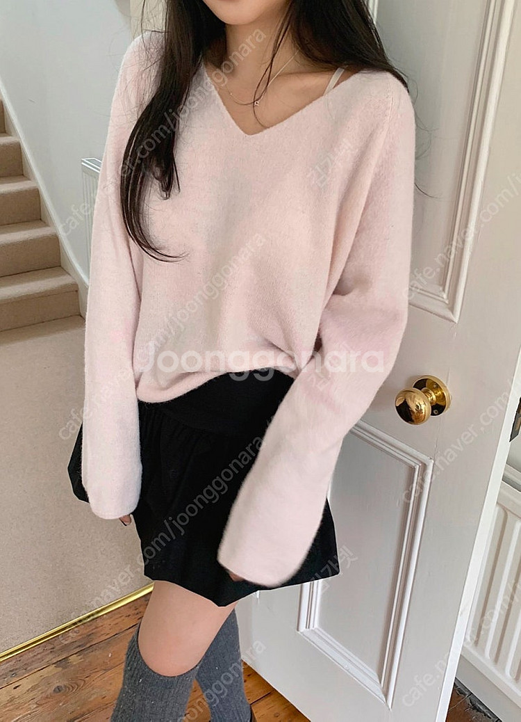 (새상품) leeds 리즈 소프트 브이넥 니트 핑크--3