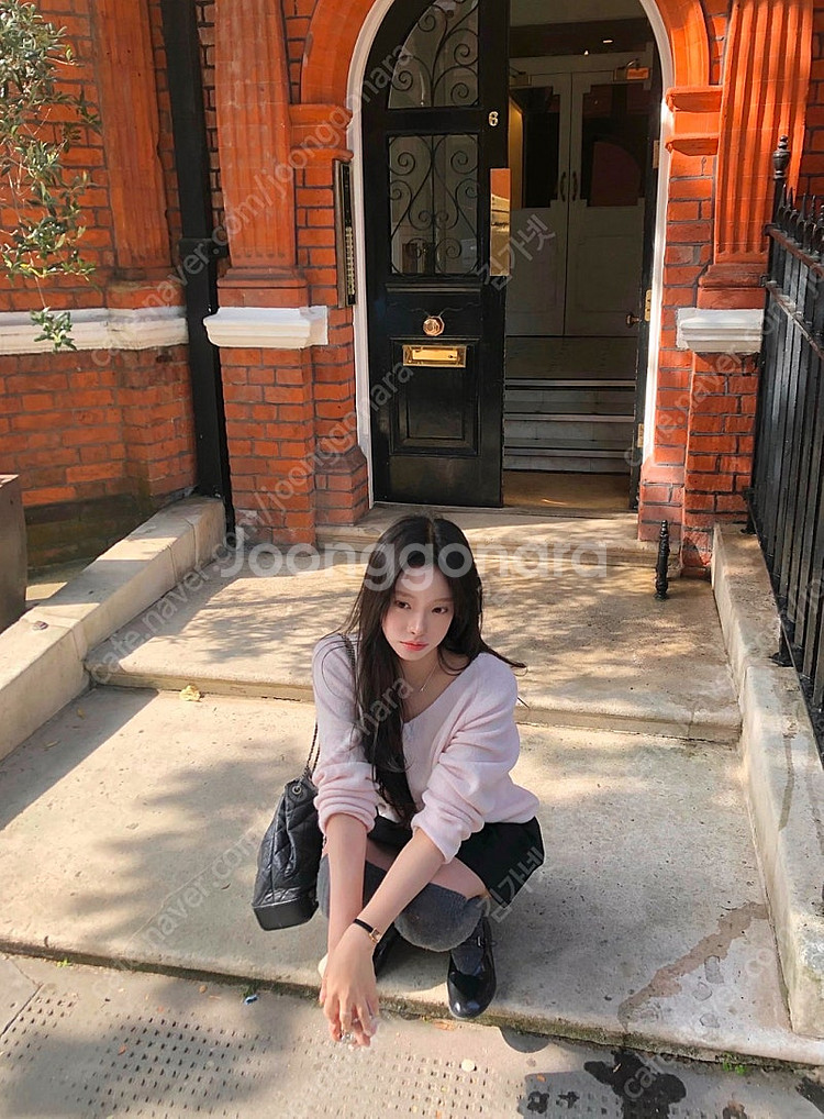 (새상품) leeds 리즈 소프트 브이넥 니트 핑크--4