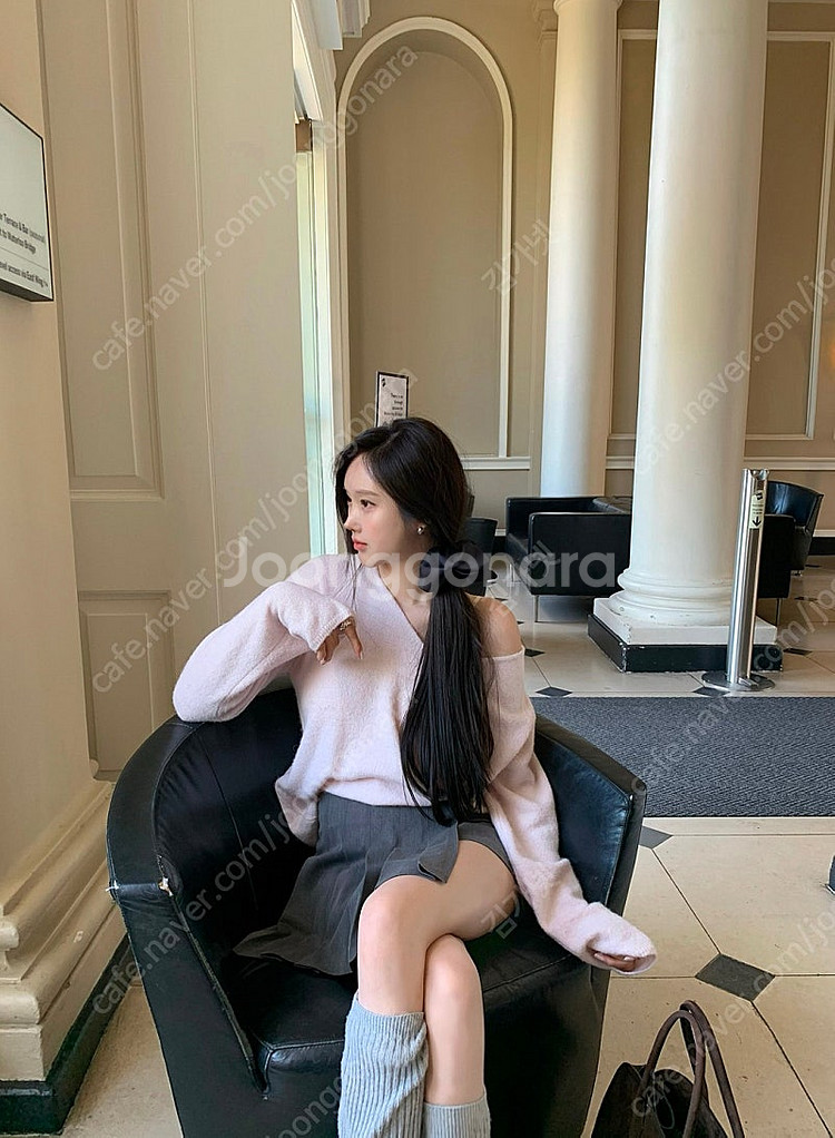 (새상품) leeds 리즈 소프트 브이넥 니트 핑크--7