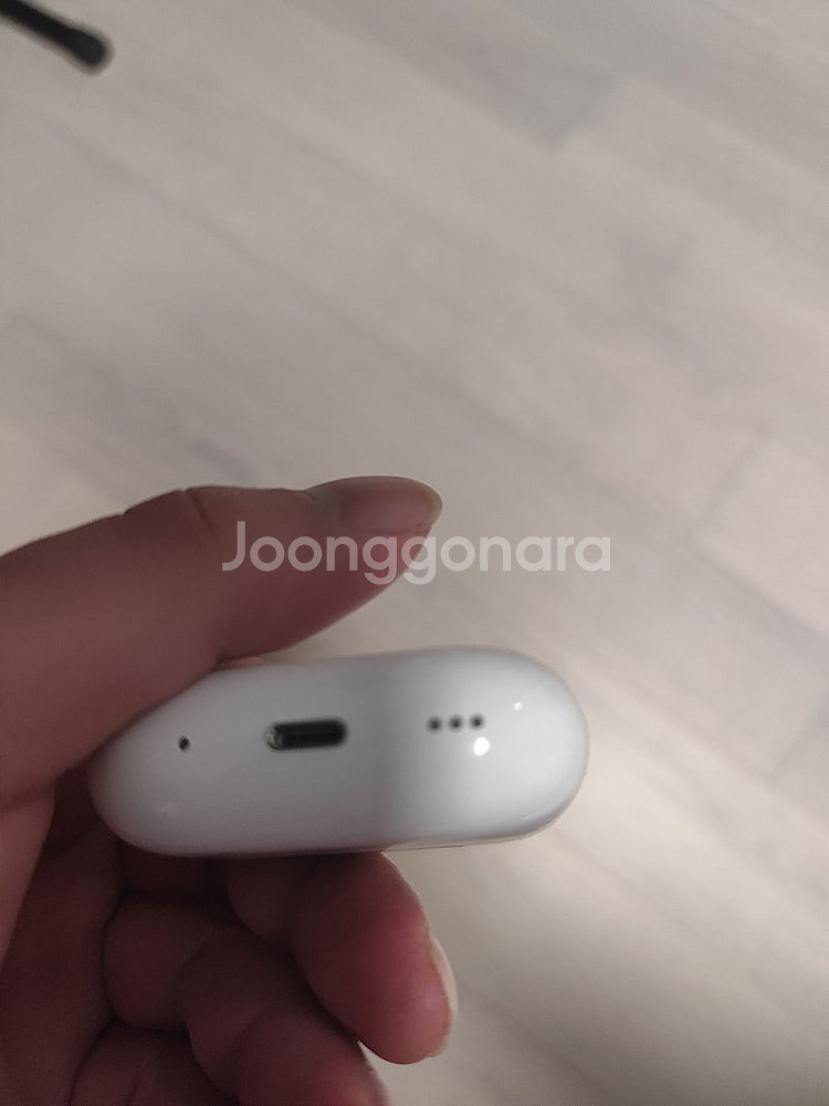에어팟 프로 2세대 중고 12 판매합니다--2