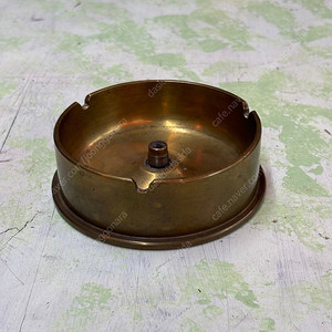 포탄 재떨이 (brass ash tray)