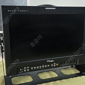 TVLogic 티브이로직 LVM-172W 멀티포멧 방송 모니터 17인치 팝니다