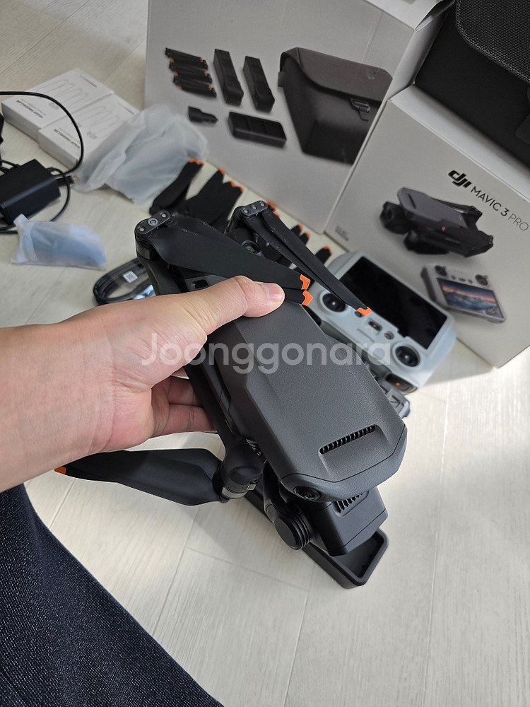 DJI 매빅 3 프로 + 플라이모어 킷 + 케어 리플레...--2