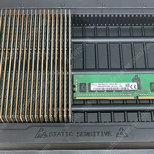 SK 하이닉스 DDR4 16GB ECC/REG 2666V-RE1-11