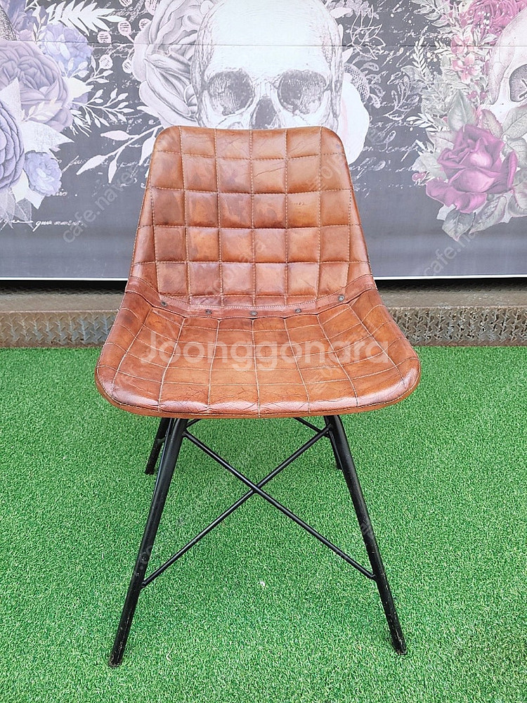 브라운색 의자 3개 각 15,000원 (BAR, 카페,...--0