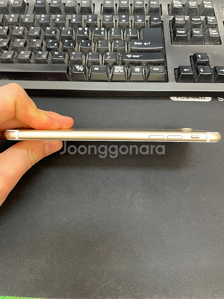 아이폰7플러스 골드 128GB 상태좋은 중고14만팝니다--6
