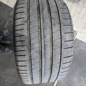 피렐리 325/35R23 PZ4 중고타이어 1본 팝니다!!!