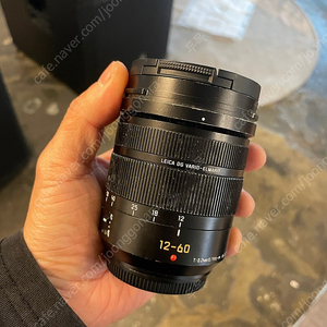 파나소닉 라이카 12-60mm F2.8-4 렌즈 팝니다.