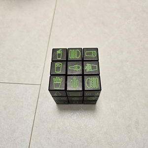 쉐이크쉑 쉑쉑버거 3X3 큐브