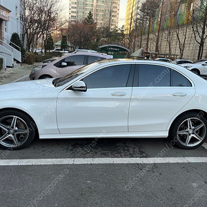 [팝니다] 벤츠c클래스/2017/C250D 4MATIC/화이트/무사고/8.3만킬로/2100만원