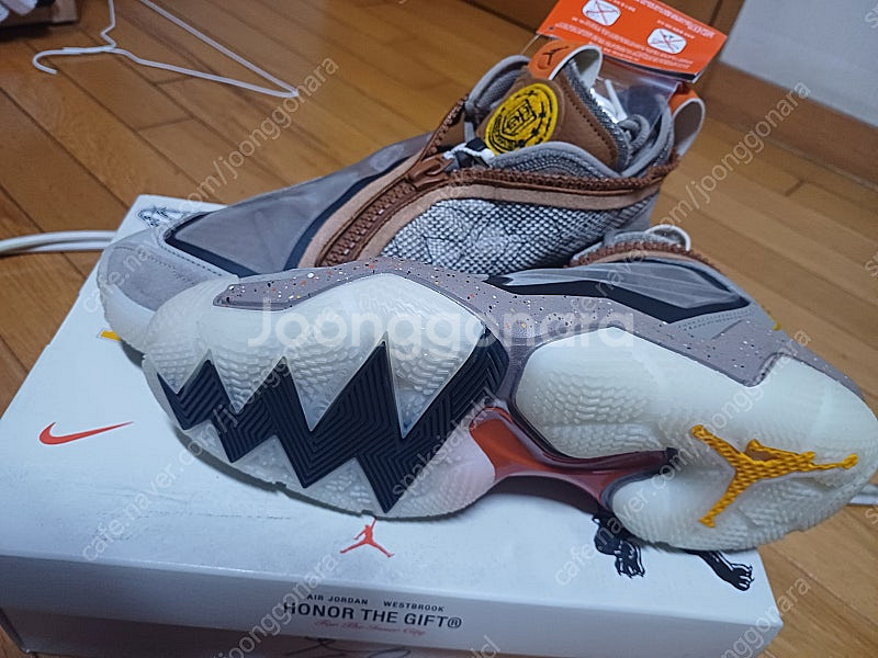 조던 와이낫제로 6 아너 더 기프트 270--0