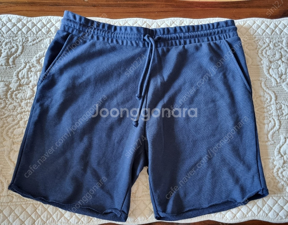 남성 XL사이즈(유니클로반팔티.청바지(36사이즈).H&M반바지. 아베크롬비(31사이즈)반바지 팝니다--6